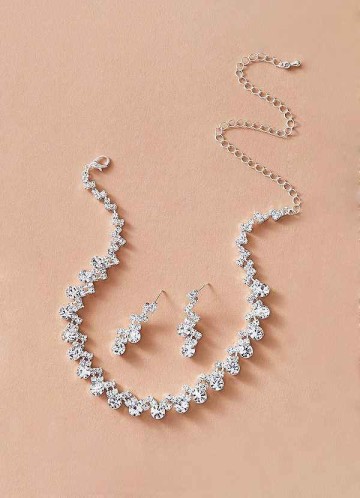 A String of Pearls Drop Earrings